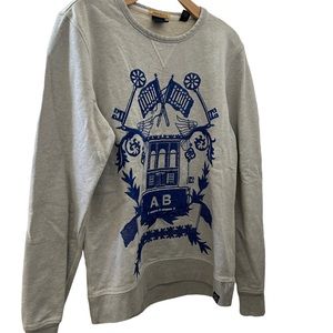 •SCOTCH & SODA• Grey Sweatshirt with Blue Embroidered Key Design